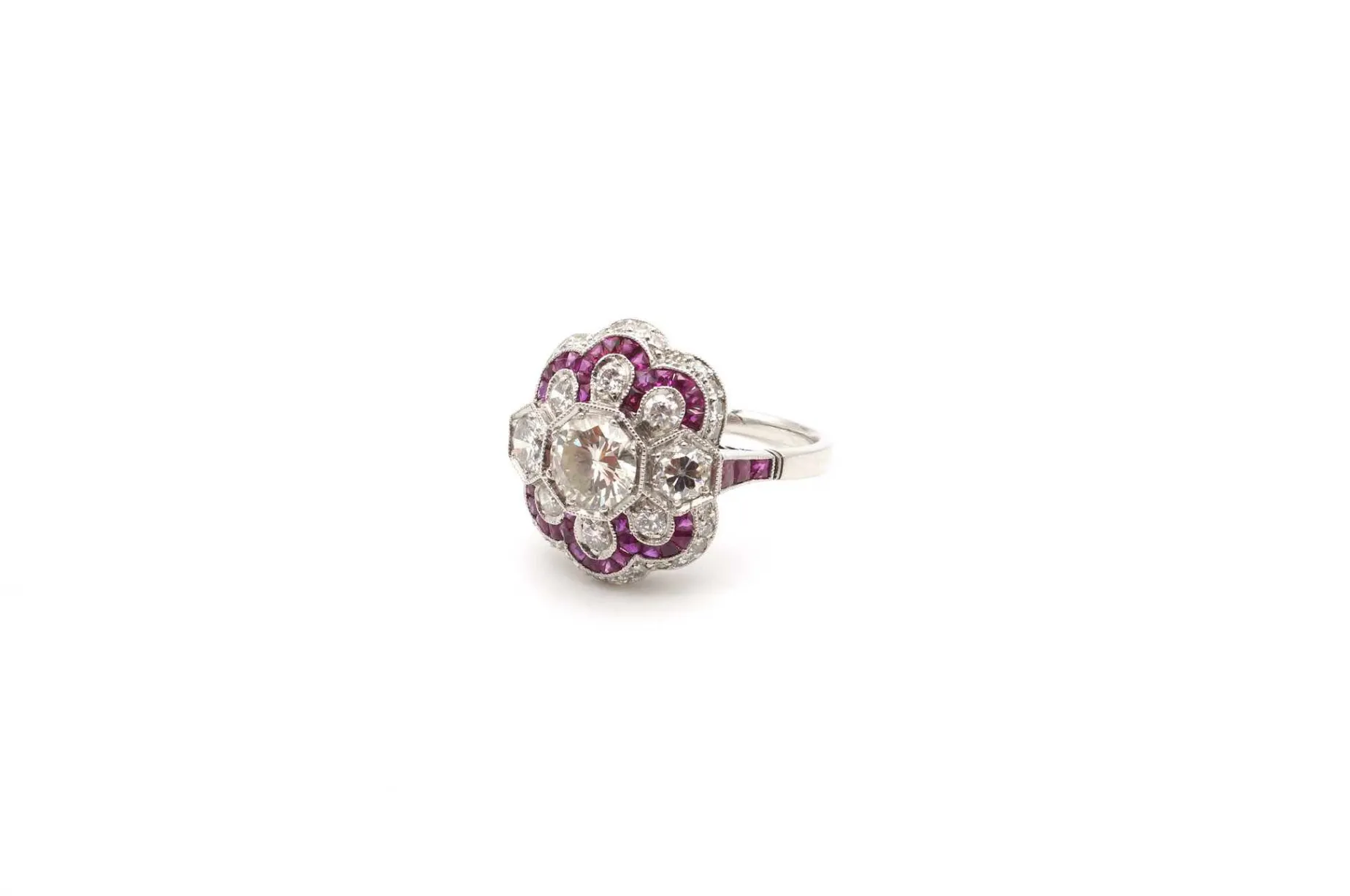 Bottazzi Blondeel Bague de style Art Déco rubis et diamants en platine Outlet