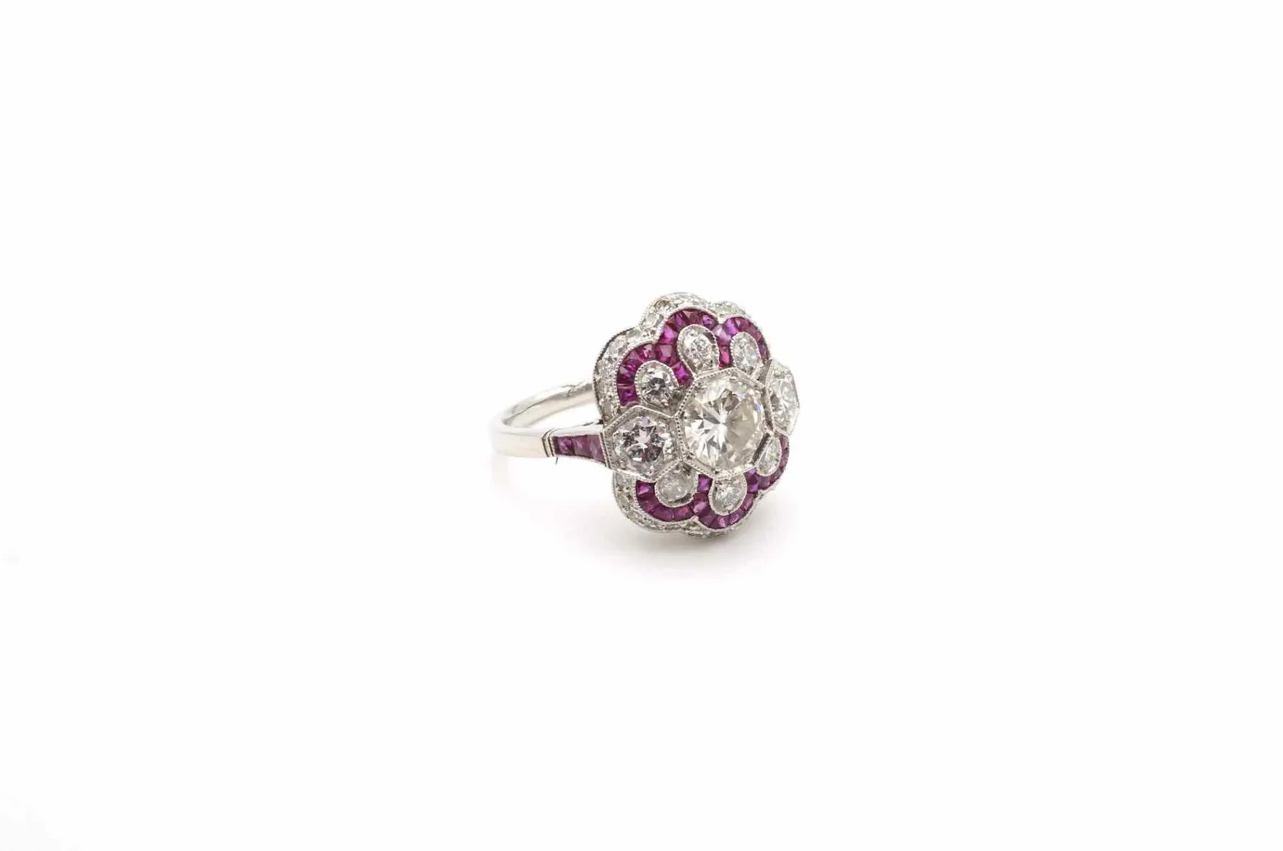 Bottazzi Blondeel Bague de style Art Déco rubis et diamants en platine Outlet