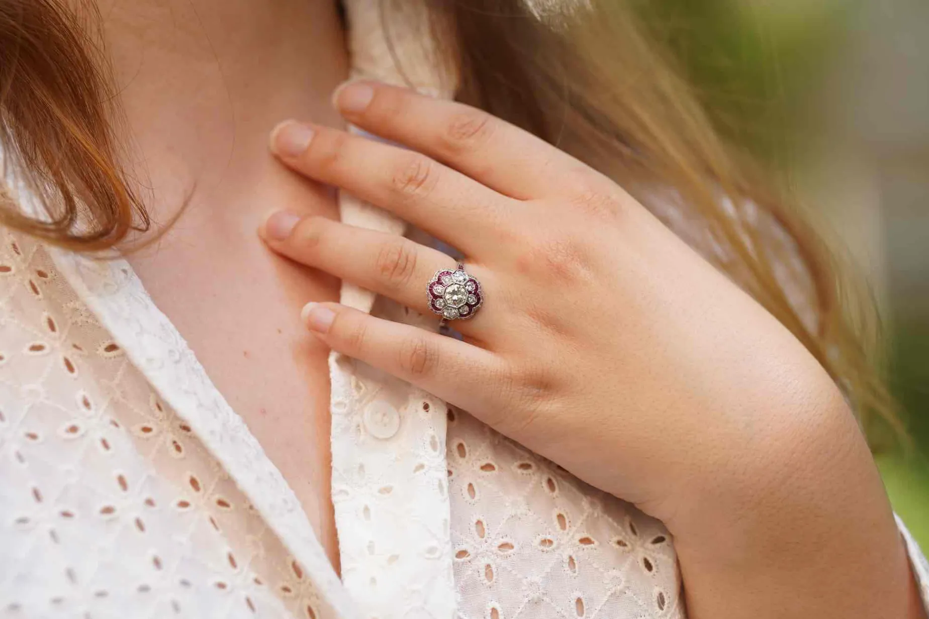 Bottazzi Blondeel Bague de style Art Déco rubis et diamants en platine Outlet