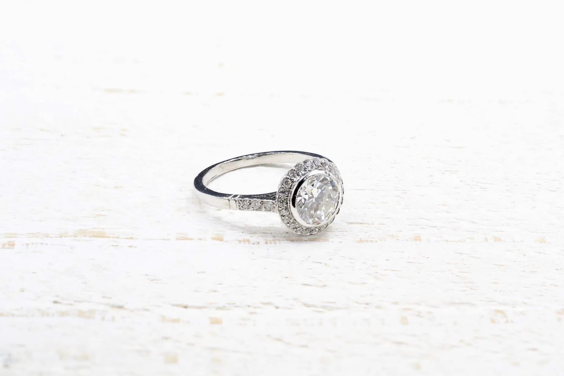 Bottazzi Blondeel Bague diamant entourage vintage en platine Store