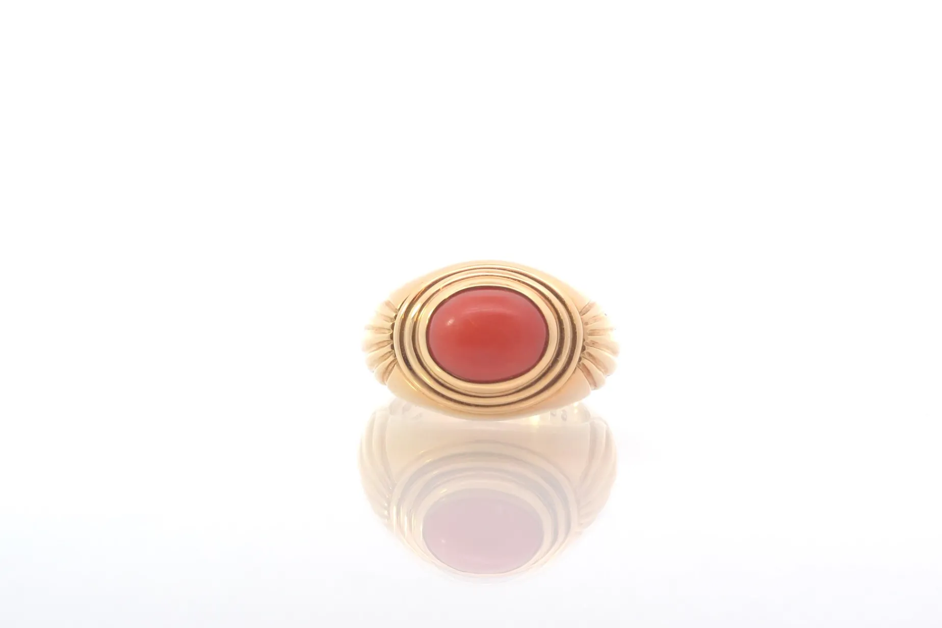 Bottazzi Blondeel Bague d’occasion signée Boucheron corail ovale en or Best Sale