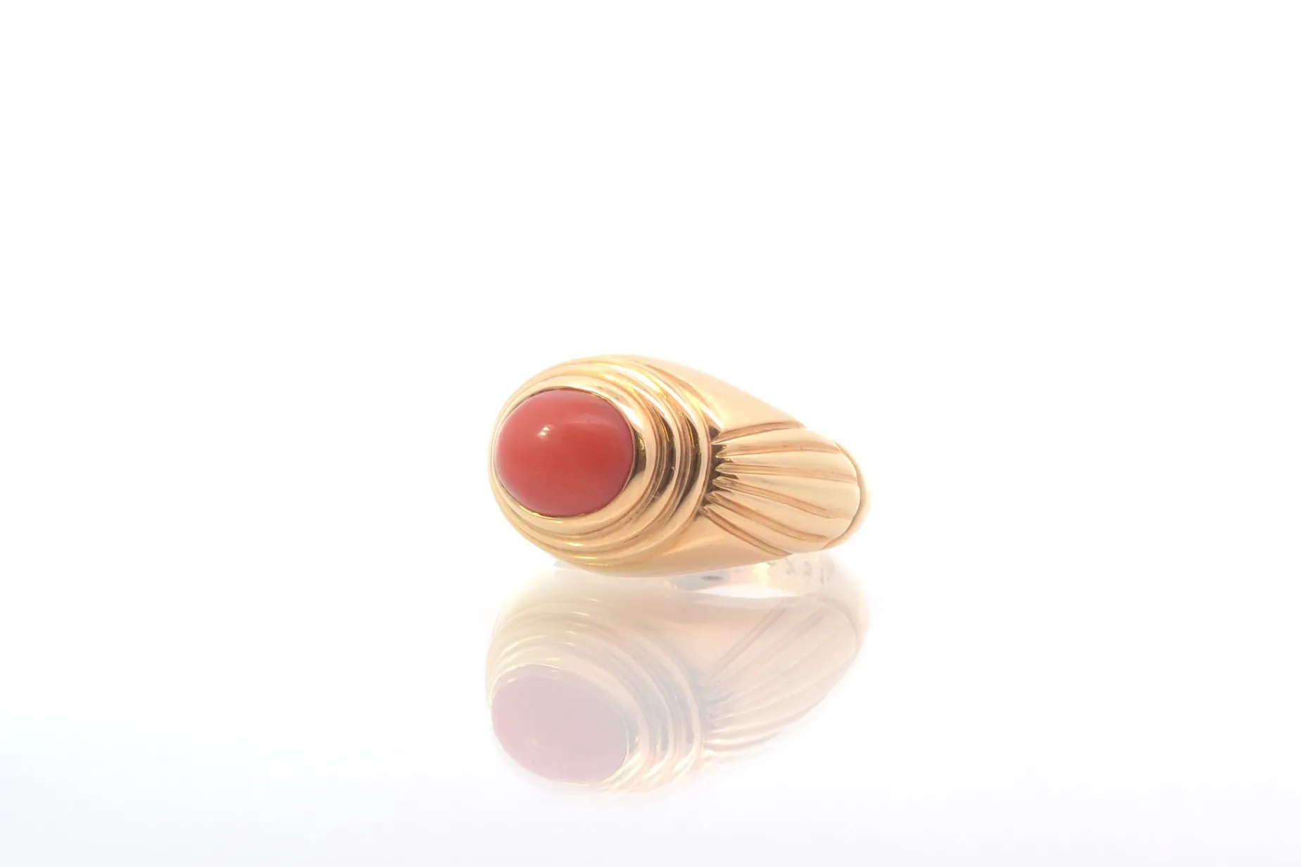 Bottazzi Blondeel Bague d’occasion signée Boucheron corail ovale en or Best Sale