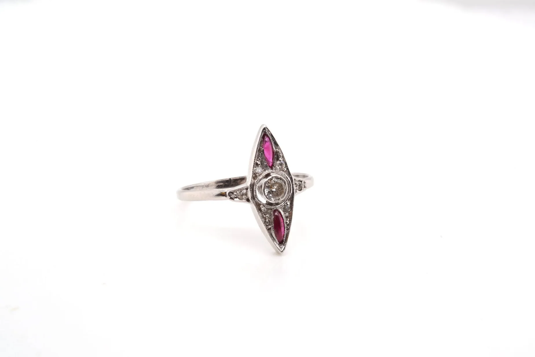 Bottazzi Blondeel Bague marquise diamants et rubis en or et argent Cheap