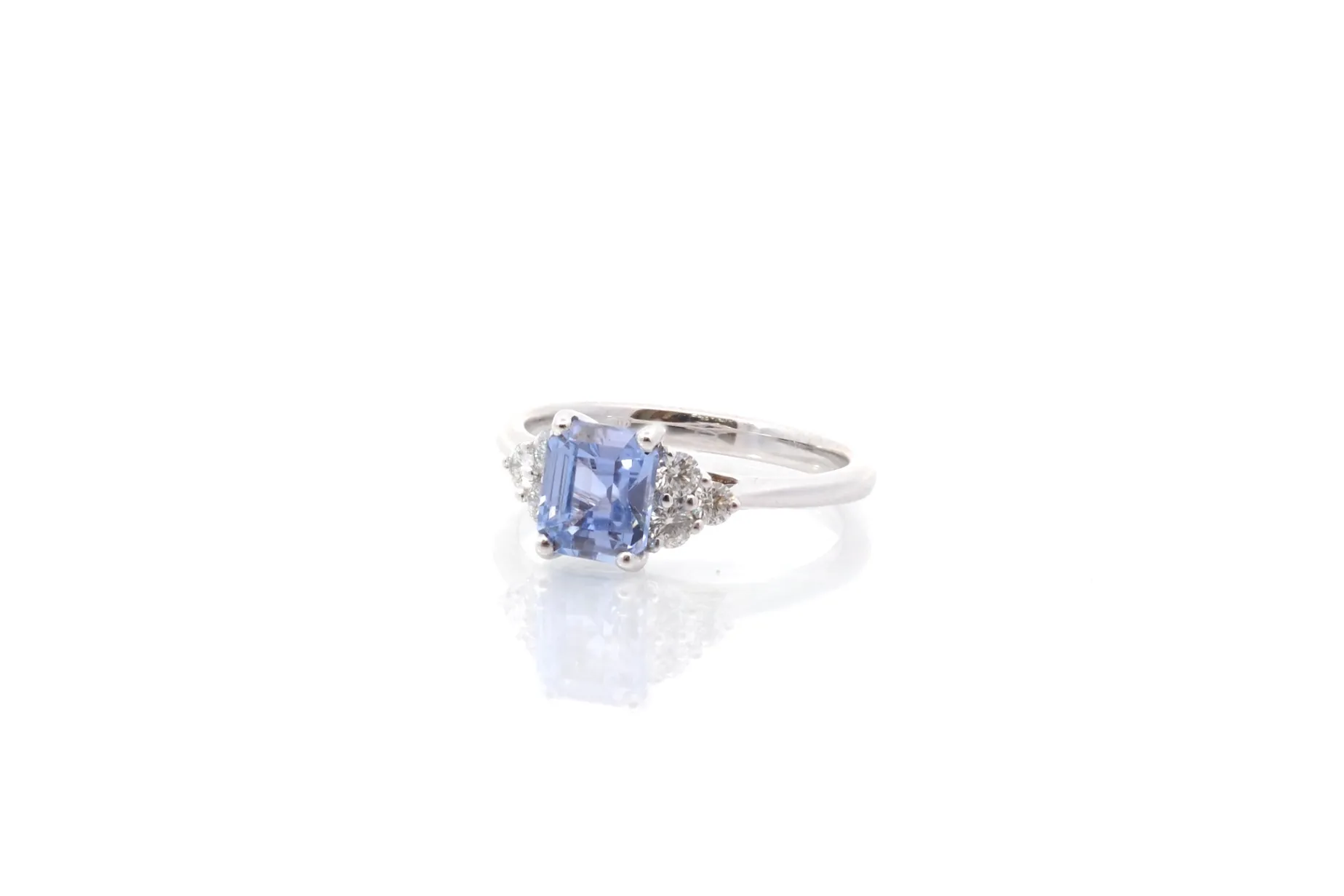 Bottazzi Blondeel Bague saphir de 1,58 cts et diamants en or blanc 18k Fashion