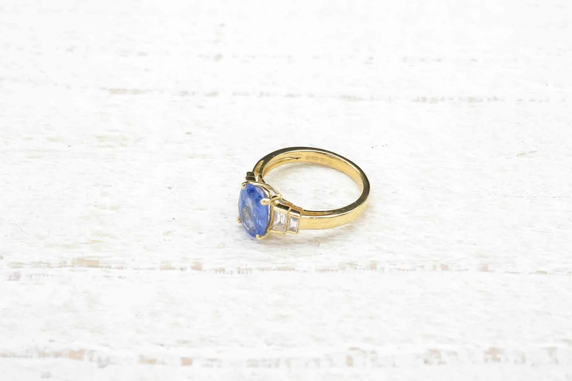 Bottazzi Blondeel Bague saphir ovale et baguettes en or jaune 18k Online