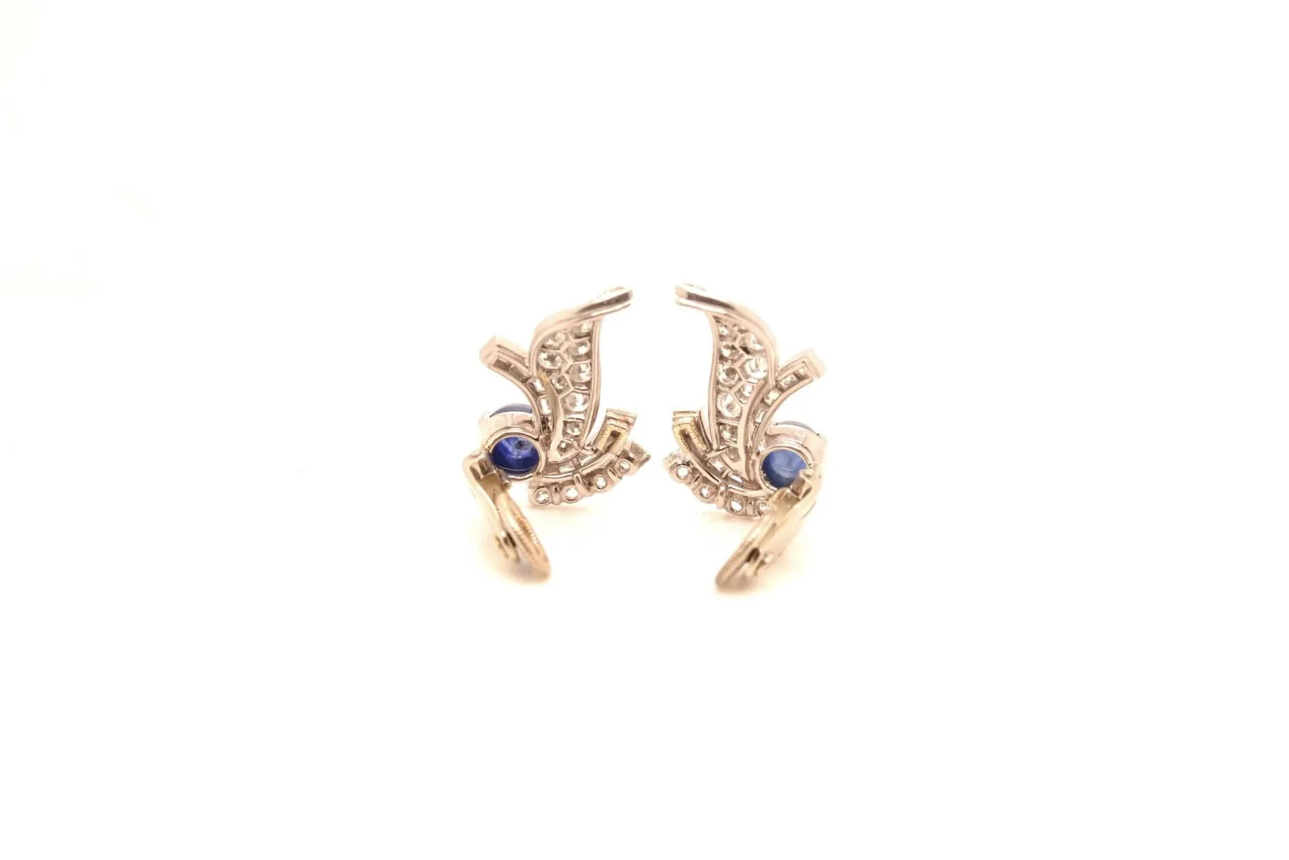 Bottazzi Blondeel Boucles d’oreilles en platine serties de diamants et de saphirs Store