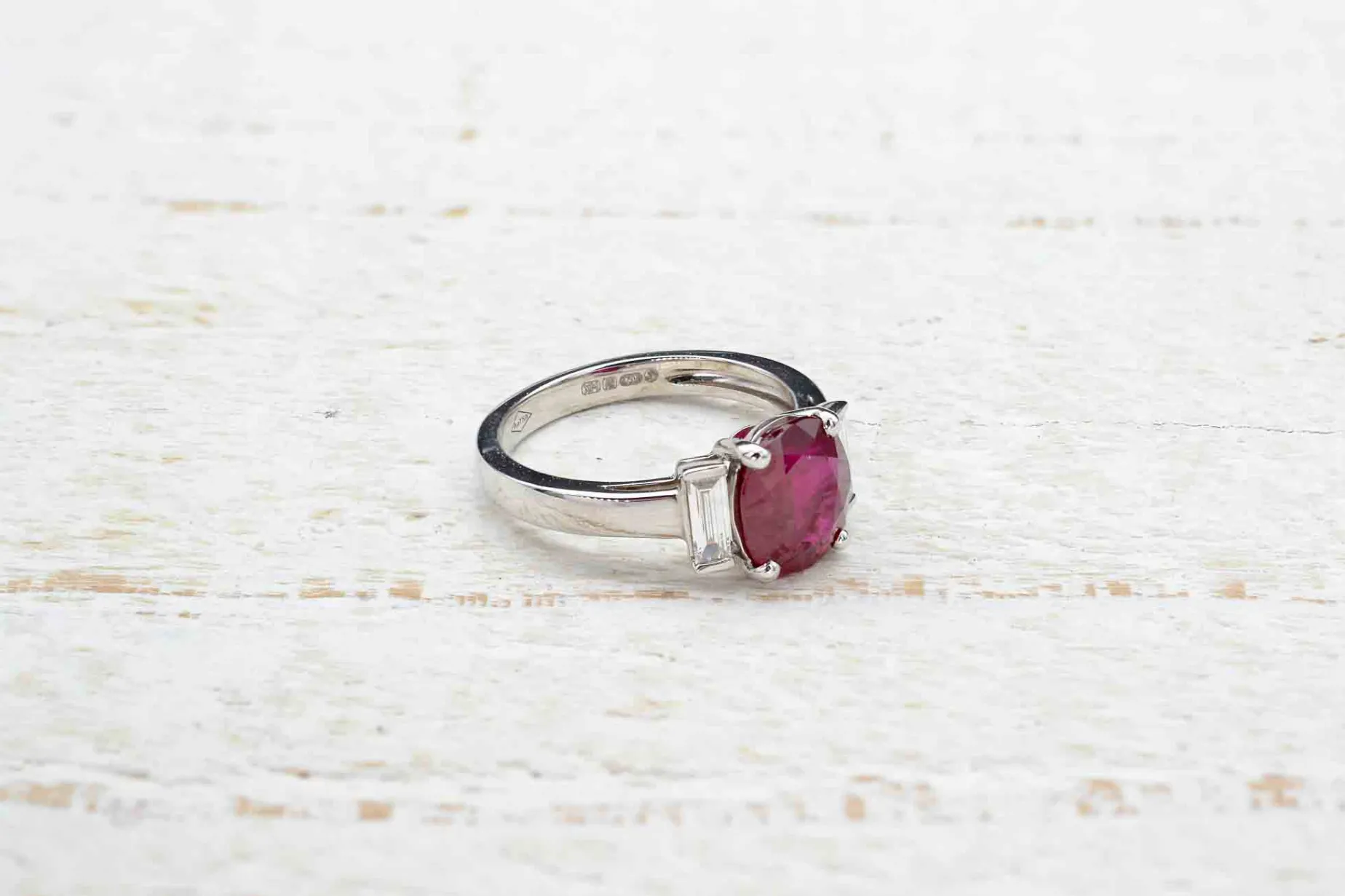 Bottazzi Blondeel Jolie bague rubis et diamants en or blanc 18k Shop