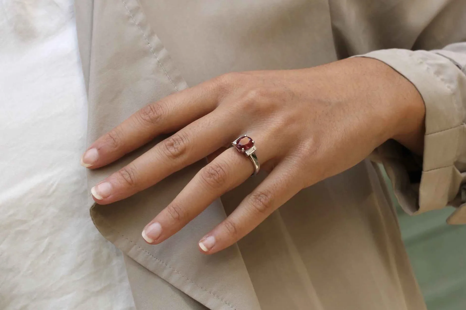 Bottazzi Blondeel Jolie bague rubis et diamants en or blanc 18k Shop